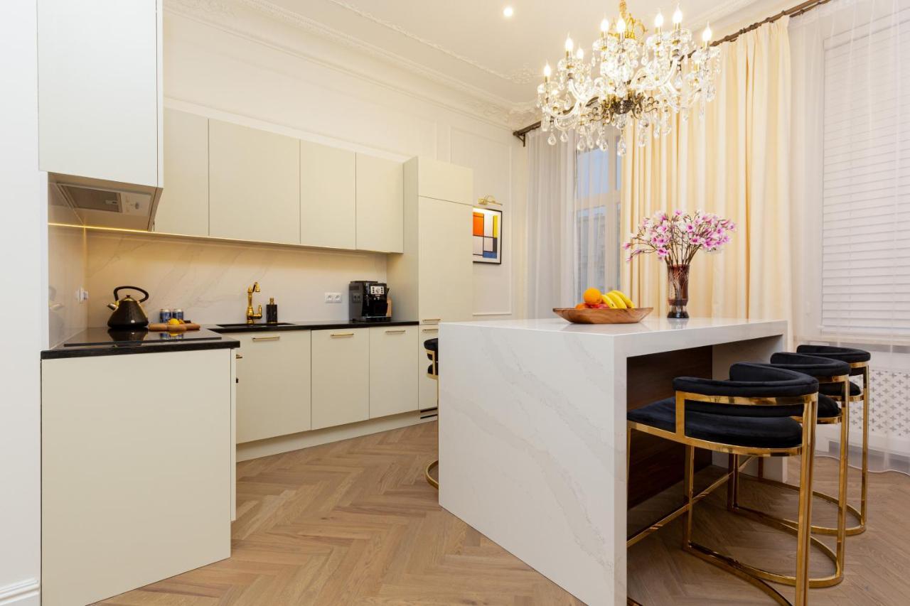 Royal Apartment Kopernika by Renters Prestige Warschau Exterior foto