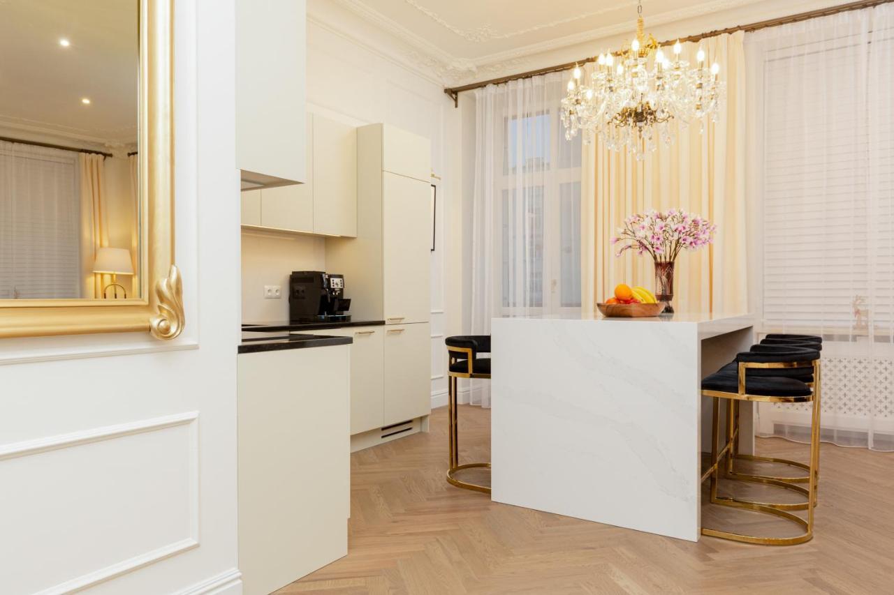 Royal Apartment Kopernika by Renters Prestige Warschau Exterior foto