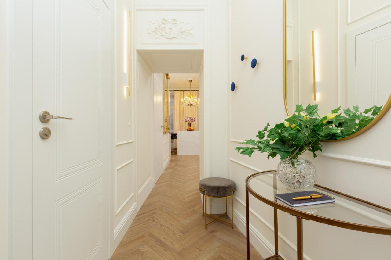 Royal Apartment Kopernika by Renters Prestige Warschau Exterior foto