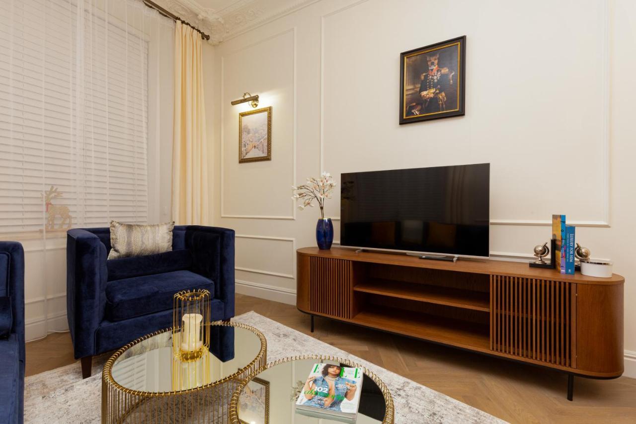 Royal Apartment Kopernika by Renters Prestige Warschau Exterior foto